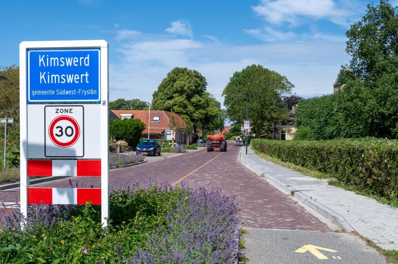 Appartement De Dageraad In Monumentale Boerderij Kimswerd Luaran gambar