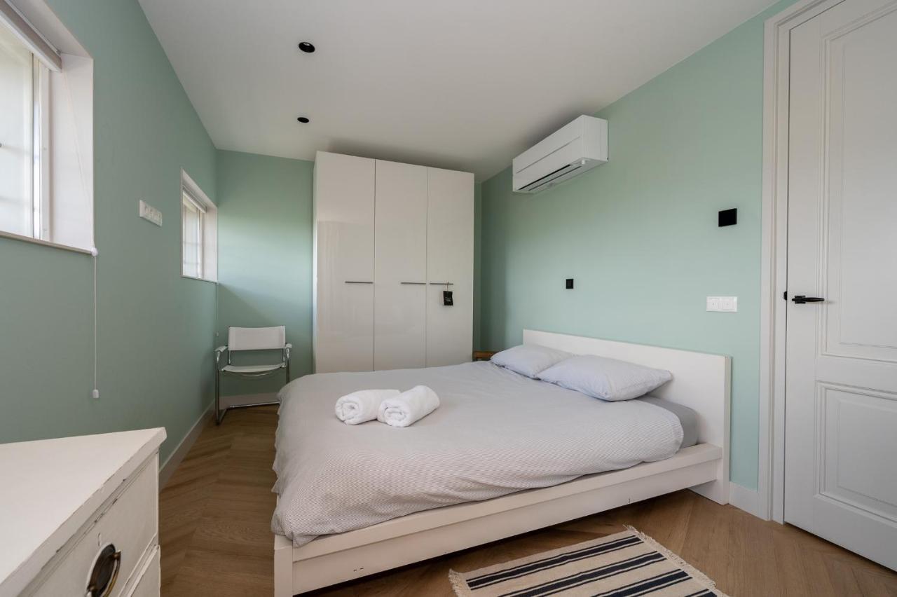Appartement De Dageraad In Monumentale Boerderij Kimswerd Luaran gambar