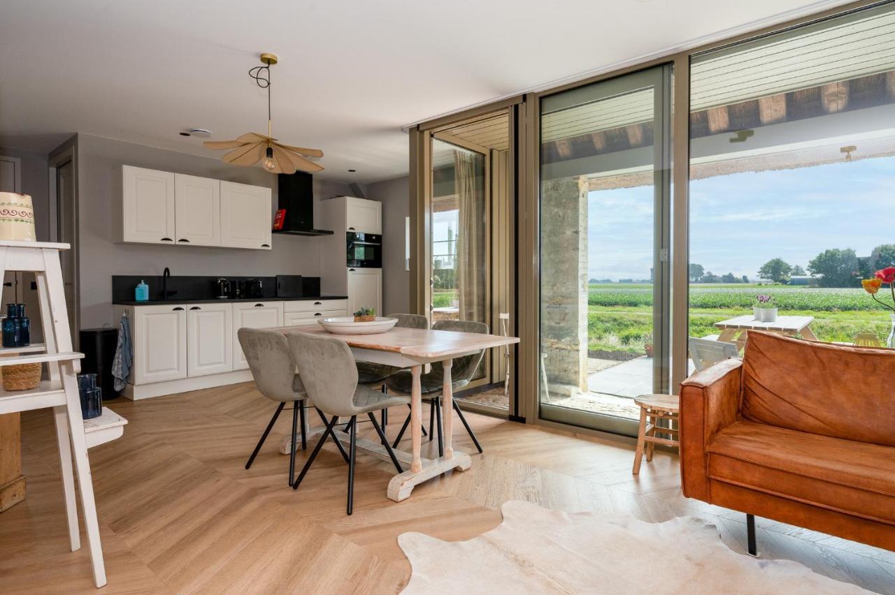 Appartement De Dageraad In Monumentale Boerderij Kimswerd Luaran gambar