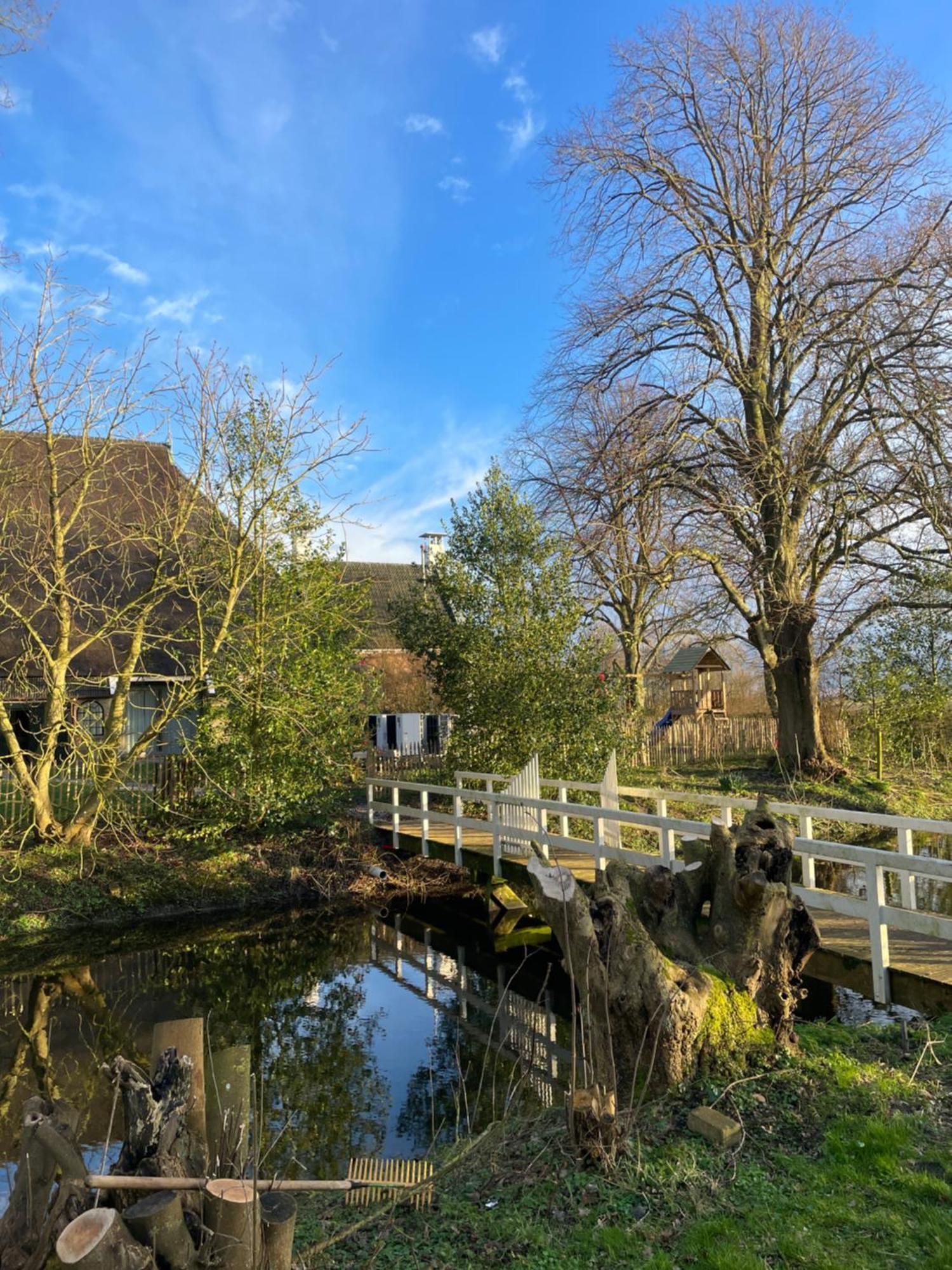 Appartement De Dageraad In Monumentale Boerderij Kimswerd Luaran gambar