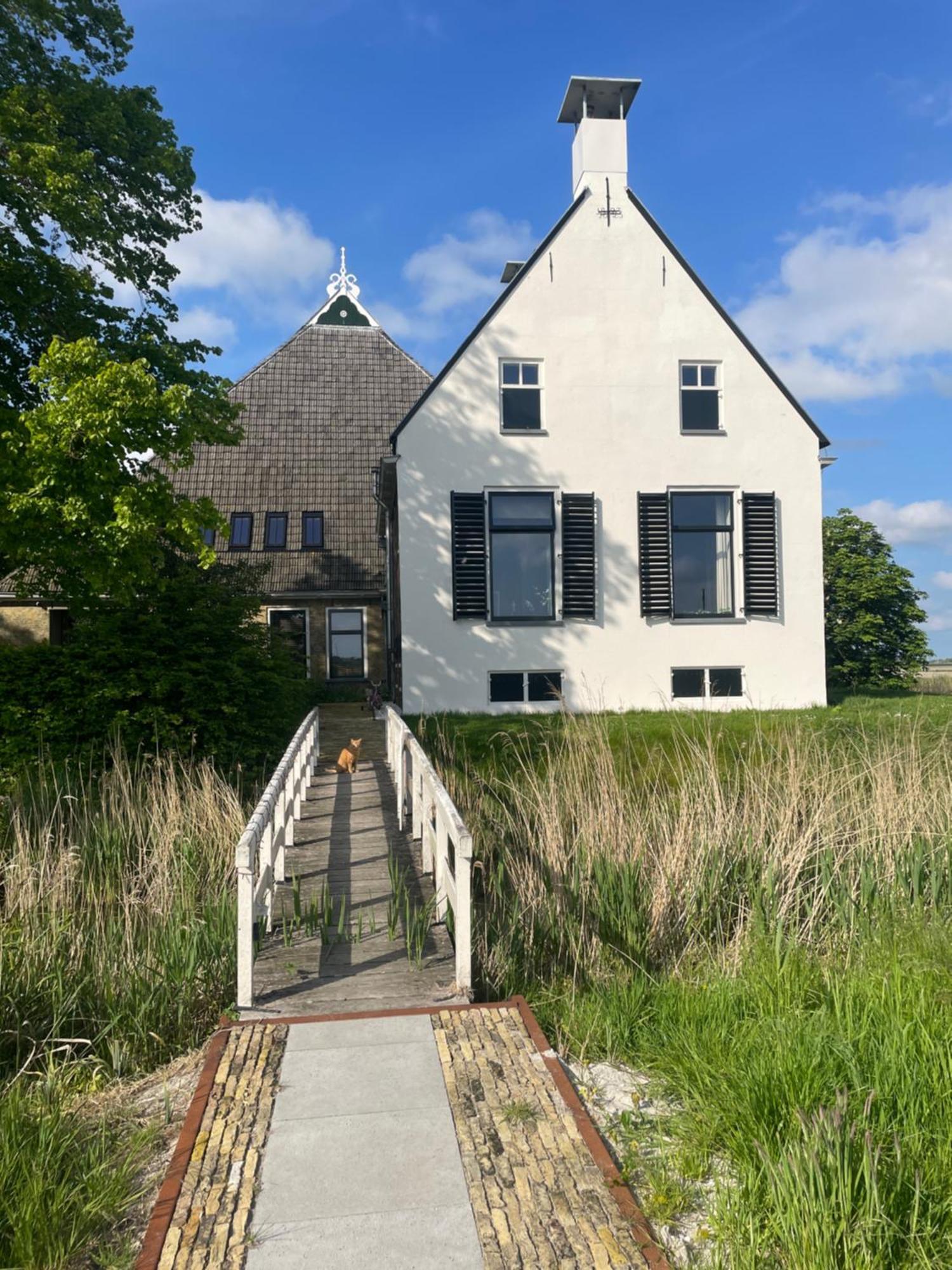 Appartement De Dageraad In Monumentale Boerderij Kimswerd Luaran gambar