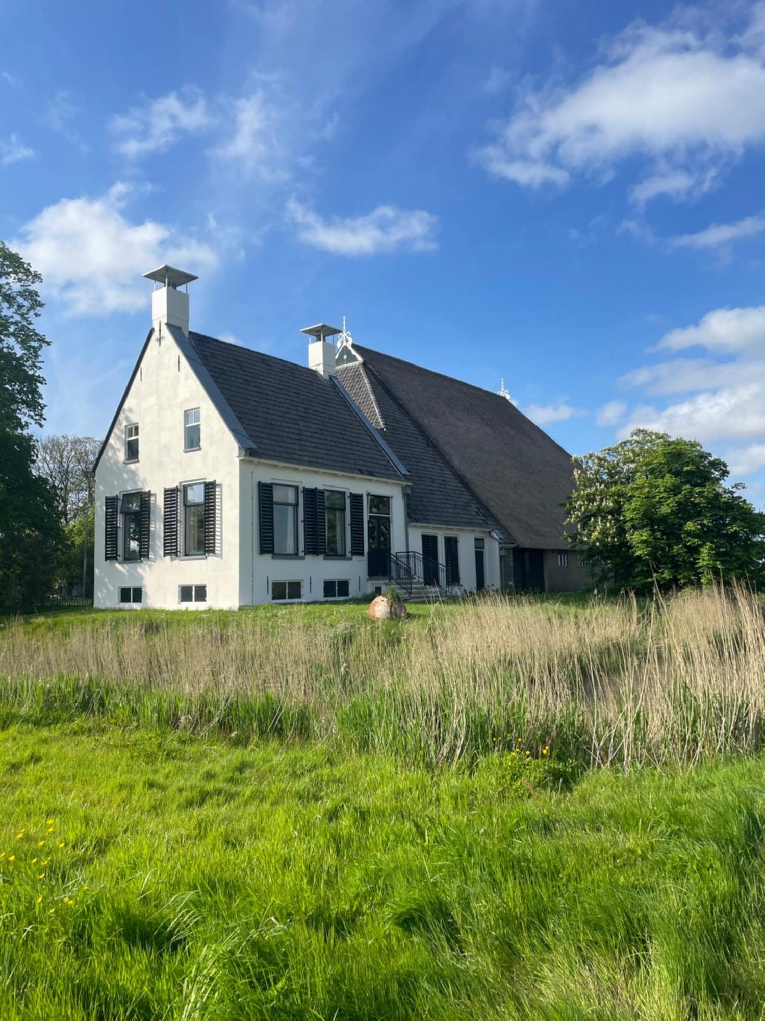 Appartement De Dageraad In Monumentale Boerderij Kimswerd Luaran gambar
